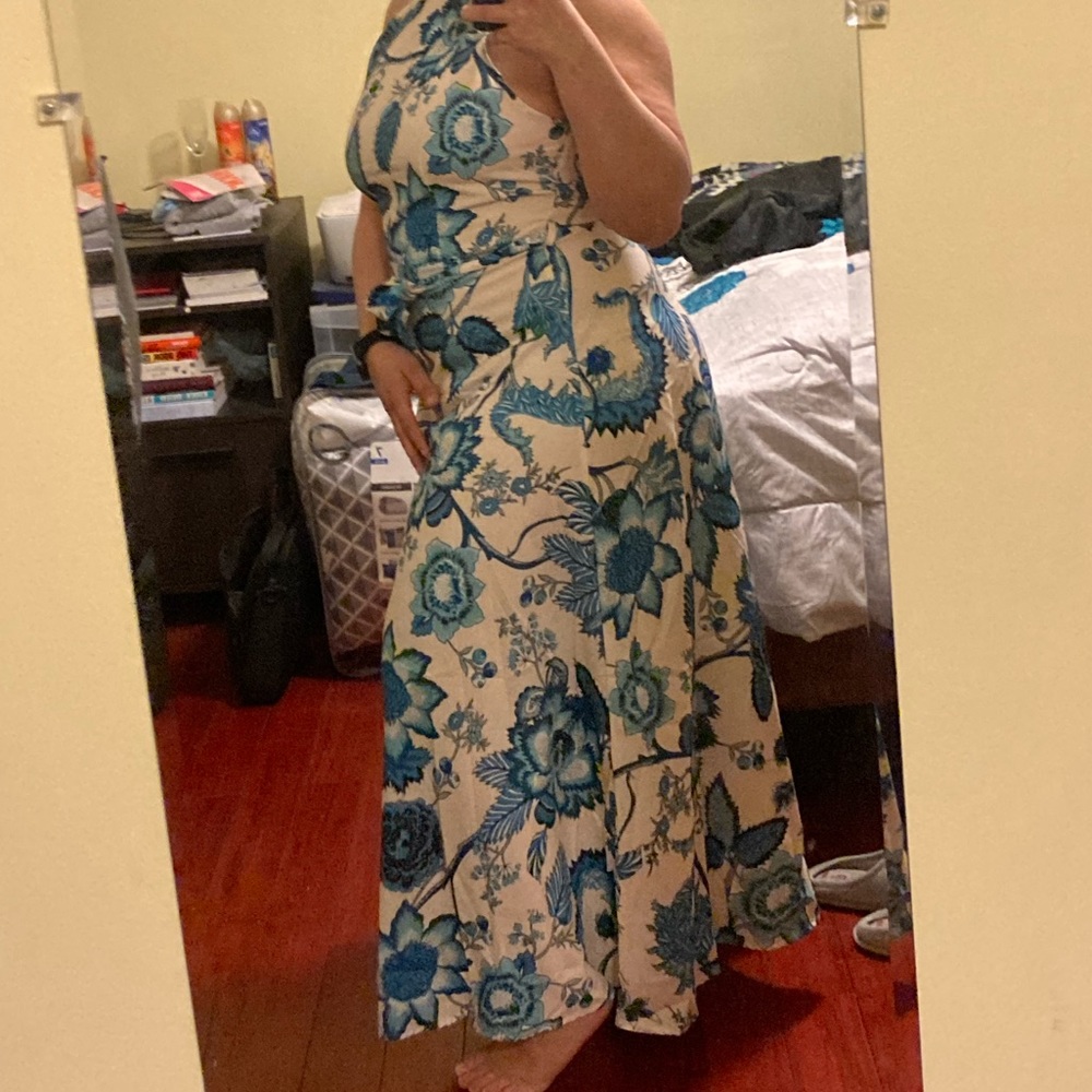 Maxi dress white w/ blue floral designs. SHEIN branc